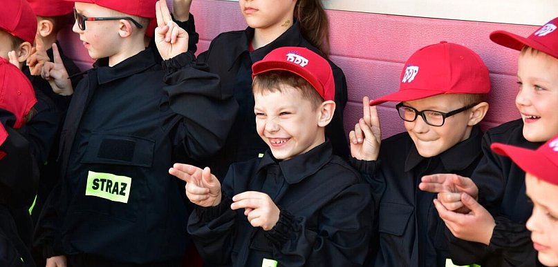 Wyjątkowy dzień dla OSP Raciąż. Najmłodsi druhowie złożyli ślubowanie  / ZDJĘCIA