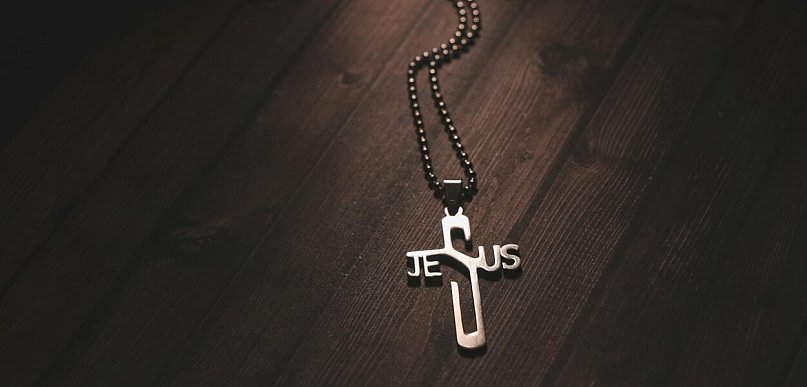 Biżuteria religijna jako ponadczasowy element stylu i osobistego wyrazu