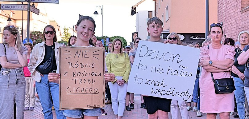 Manifestacja przed sądem, ale wcześniej... WYROK! Co dalej z dzwonami? TEKST