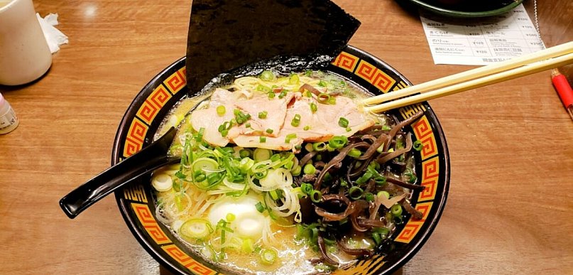 Ramen a zwykła zupa - na czym polega różnica?