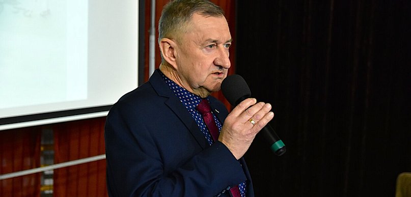 Roman Chmara idzie na emeryturę. Szkoła w Bysławiu szuka nowego dyrektora
