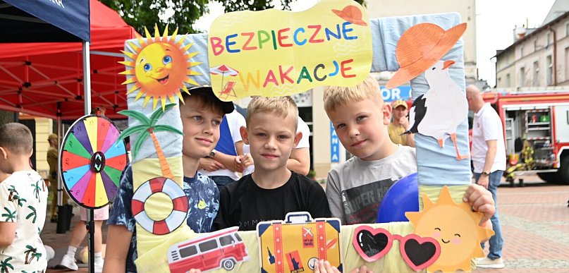 Bezpieczne wakacje na rynku w Tucholi / ZDJĘCIA
