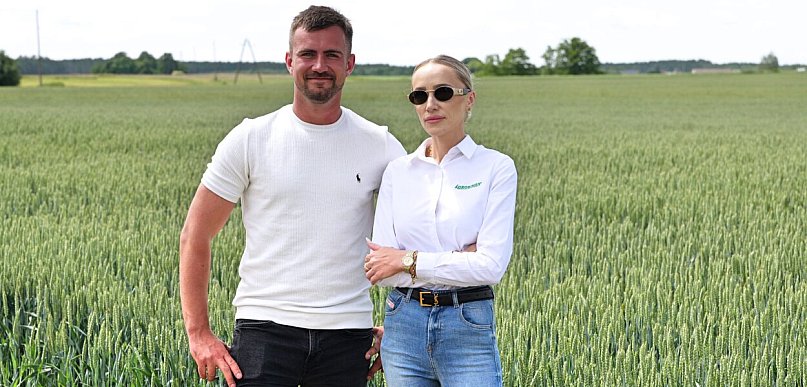 Demo Farma.  Prędzej tutaj wszystko wyschnie niż urośnie... A może jednak nie?
