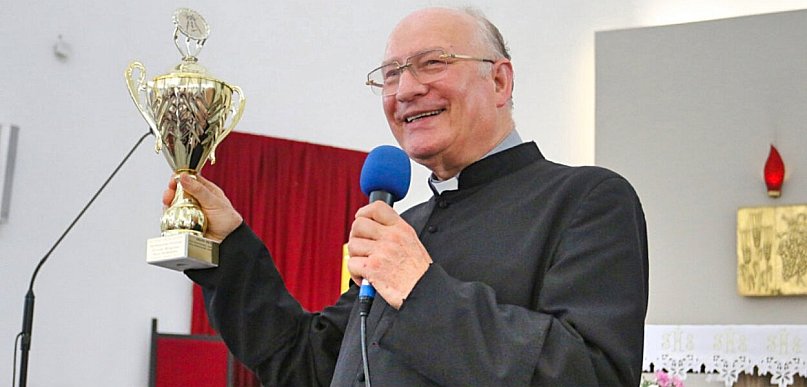 Prawie 40 lat w parafii Rudzkim Moście. Proboszcz  Herold kończy misję proboszcza