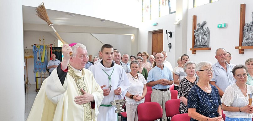 Tuchola Rudzki Most. Najważniejsza uroczystość. Kościół i ołtarz wyświęcony / FOTO