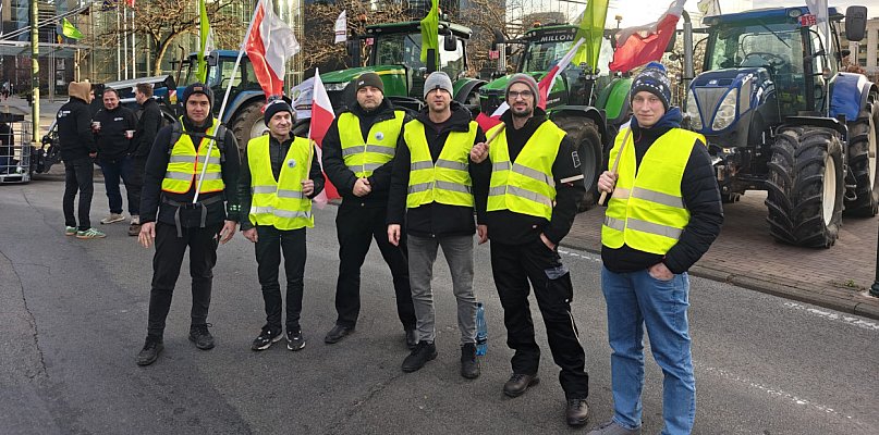 Rolnicy z powiatu tucholskiego protestują w Brukseli. Co nam relacjonują? / FOTO - 25314