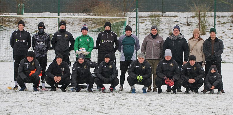 Nowy Rok po piłkarsku w Żalnie. Integracja drużyny w pełni udana - 25519