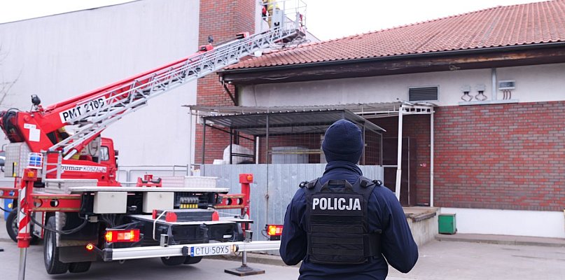Włamanie i kradzież w markecie w Tucholi? Działania policji od wtorkowego rana