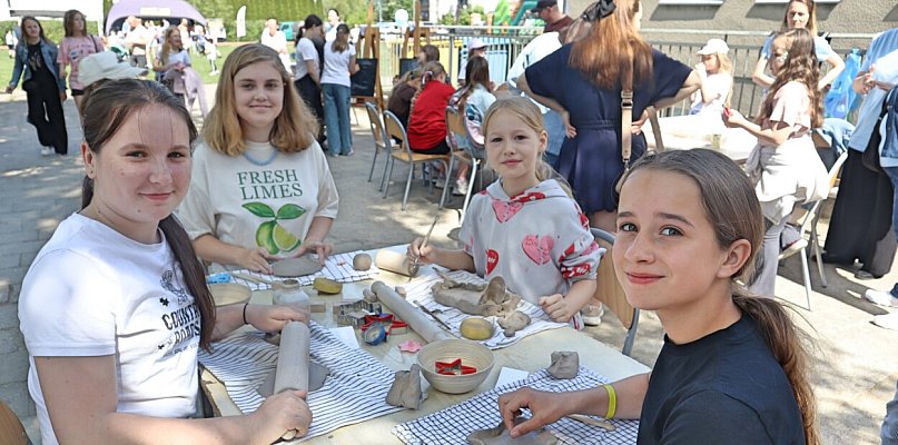 Tuchola. Co komu w duszy grało. Rodzinny festyn w Szkole Podstawowej nr 2 / FOT