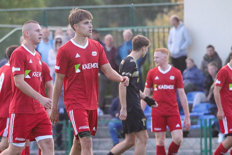 Klasa okręgowa: Tucholanka Tuchola - MUKS CWZS Bydgoszcz 8:1 (3:1)