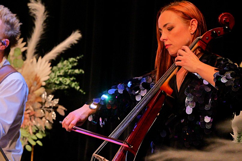 Zaduszki Muzyczne w Tucholi. Zwierzak i Pinky Loops