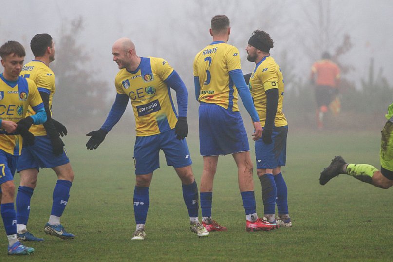 Klasa okręgowa: Rawys CEO Raciąż - Zawisza II Bydgoszcz 4:2 (3:2)