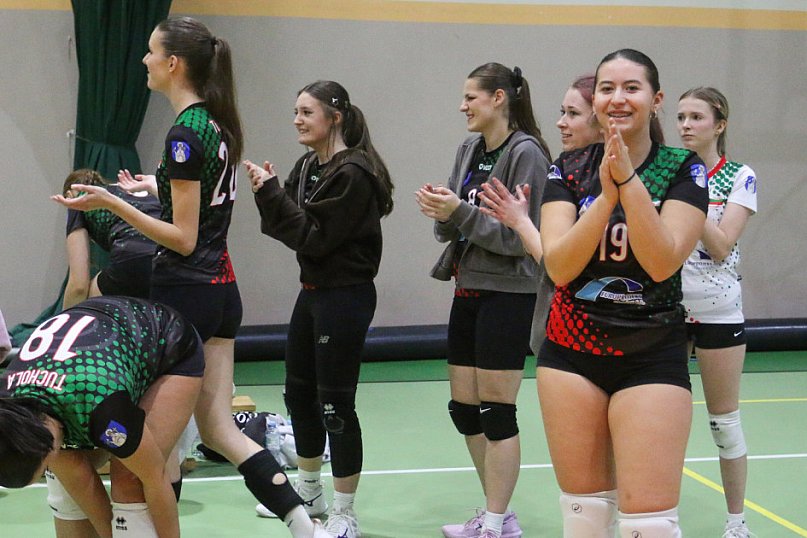 Siatkówka - liga wojewódzka juniorek: MLKS Tucholanka Europrojekt Tuchola - UKS Czwórka Włocławek 3:0
