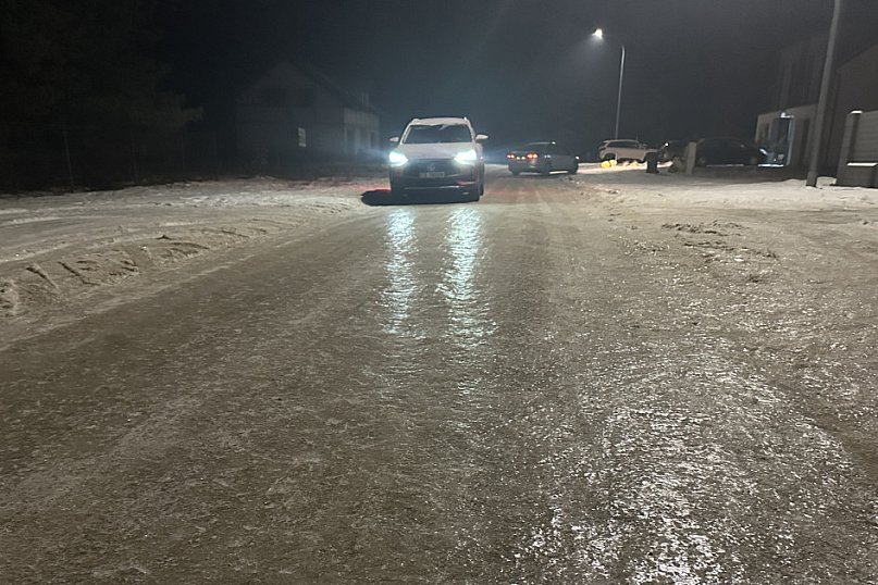 Rudzki Most - oblodzenie dróg gruntowych
