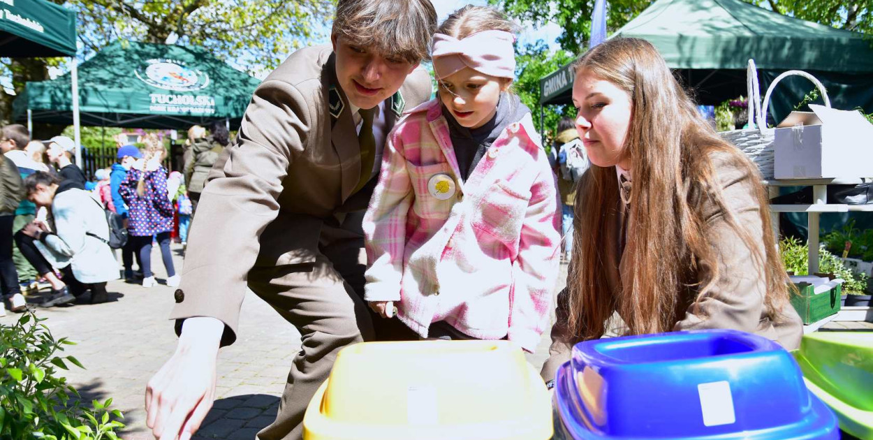 Tuchola: Dzień Ziemi na dziedzińcu Tucholskiego Parku Krajobrazowego  / ZDJĘCIA