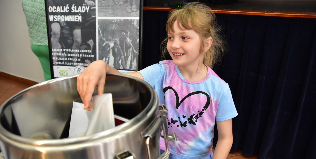 W Kęsowie zakopano kapsułę czasu / ZDJĘCIA