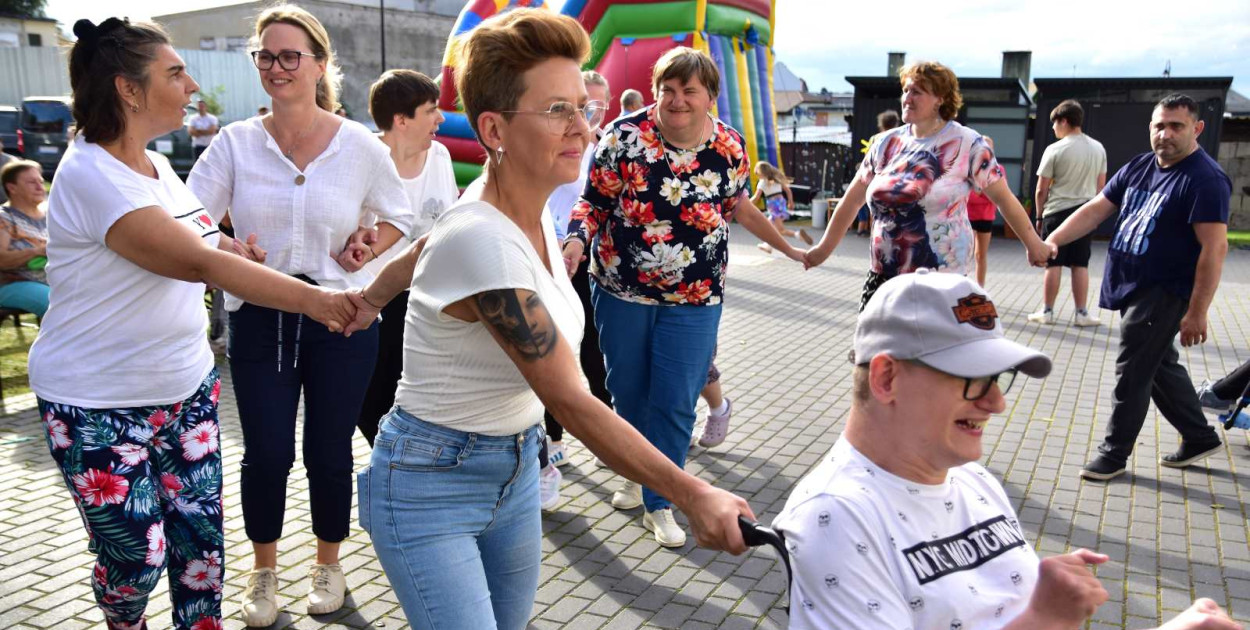 Uczestnicy festynu chętnie ruszyli do tańca. 