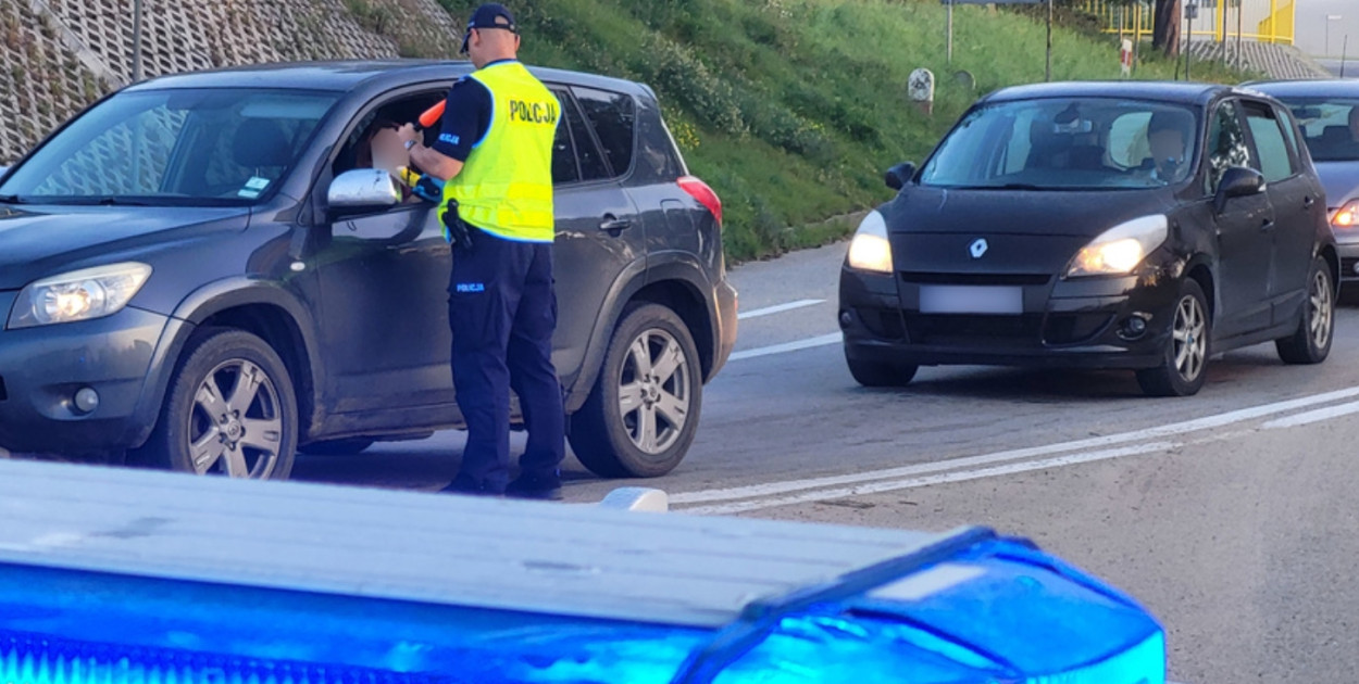 Akcja "Trzeźwy poranek" to setki sprawdzonych kierowców. Jedno z wydarzeń z ostatnich dni tucholscy policjanci zapamiętają szczególnie. Fot. KPP Tuchola
