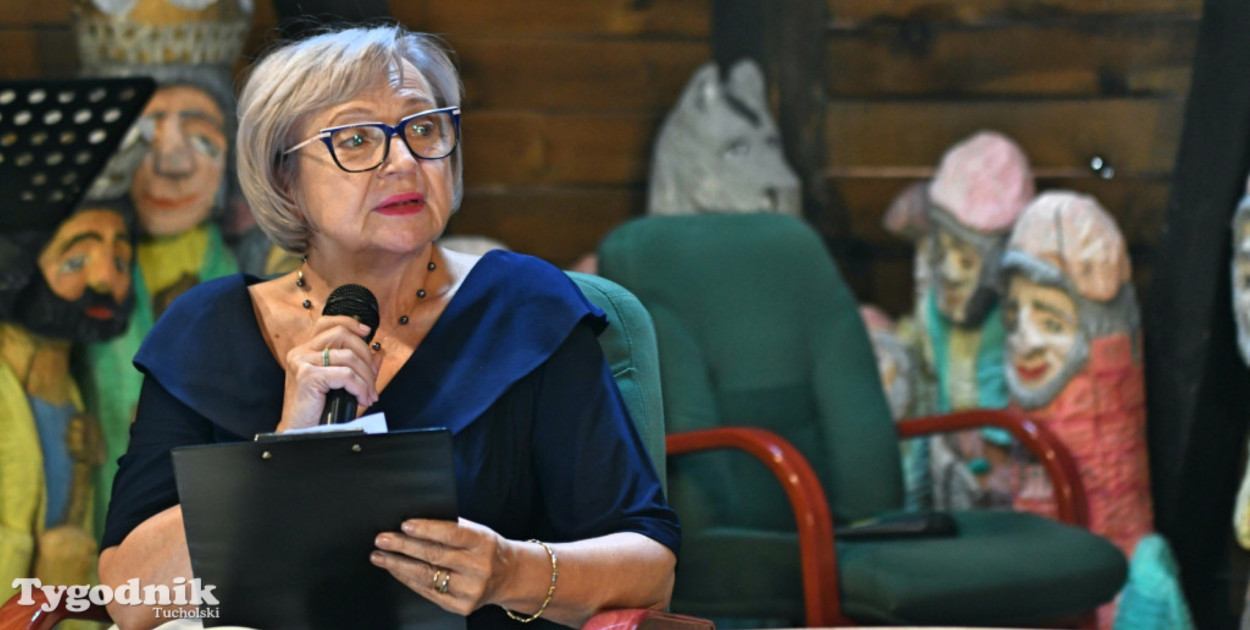 ola Gaca udziela się także poza działalnością w ochronie zdrowia. Można ją dostrzec podczas wydarzeń kulturalnych, jak w tym przypadku, podczas akcji Narodowe Czytanie. Fot. (pp)