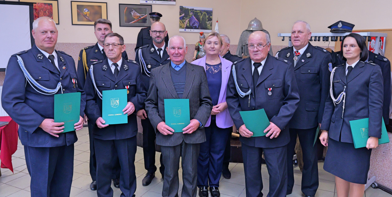 Powiatowe spotkanie weteranów OSP. Ta akurat w dużej części seniorzy straży z gminy Lubiewo.