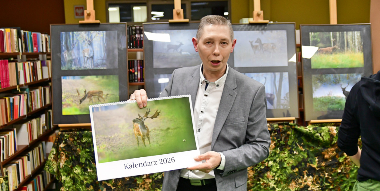 Marcin Ossowski z pierwszą autorską wystawą. Można ją oglądać w Miejskich Bibliotece Publicznej w Tucholi