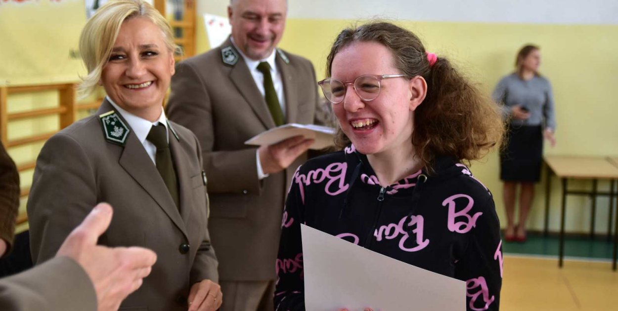 Z otrzymanego dyplomu i nagrody cieszy się Kasia Kosikowska z ZSS w Chojnicach.