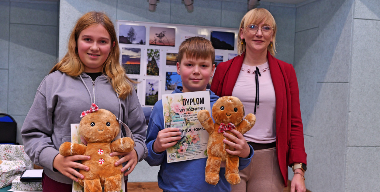 Konkurs fotograficzny w Cekcynie. Bardzo sympatyczne nagrody czekały na laureatów i wyróżnionych w konkursie. Żaden z uczestników nie wyszedł z pustymi rękami! 