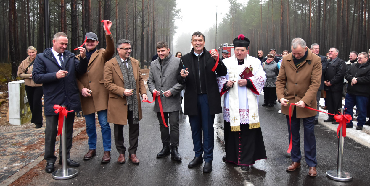Nowy trakt między Główką, a Okoninami Nadjeziornymi otwarto oficjalnie w czwartek (4 grudnia). Fot. Anna Lipska