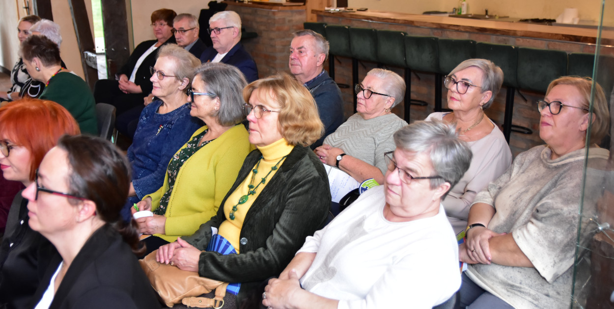 Konferencja „Wspólnie dla Seniorów – Prawa, Wsparcie, Bezpieczeństwo” odbyła się w  Centrum Usług Społecznych - Hopland w Cekcynie. Fot. Anna Lipska