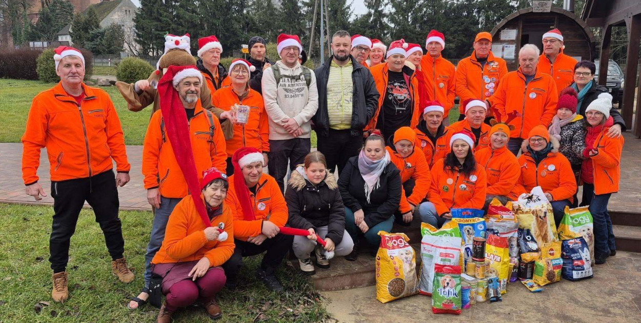 Stowarzyszenie Morsy z Borów Tucholskich podczas jednej z ostatnich akcji prowadziło zbiórkę dla przytuliska w Bysławiu.