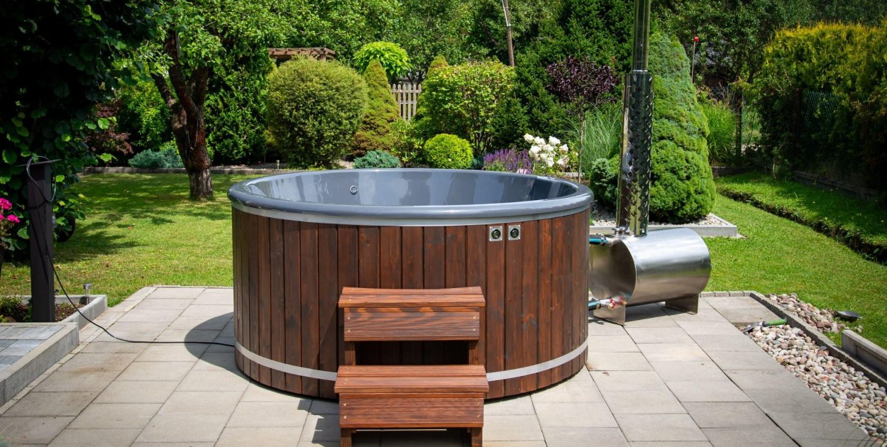 Balia ogrodowa: elektryczna czy z pompą ciepła? Różnica w kosztach zaskoczy