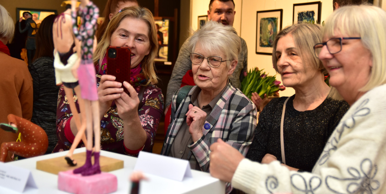 Ta wystawa to „produkt uboczny towarzyskich spotkań” / ZDJĘCIA