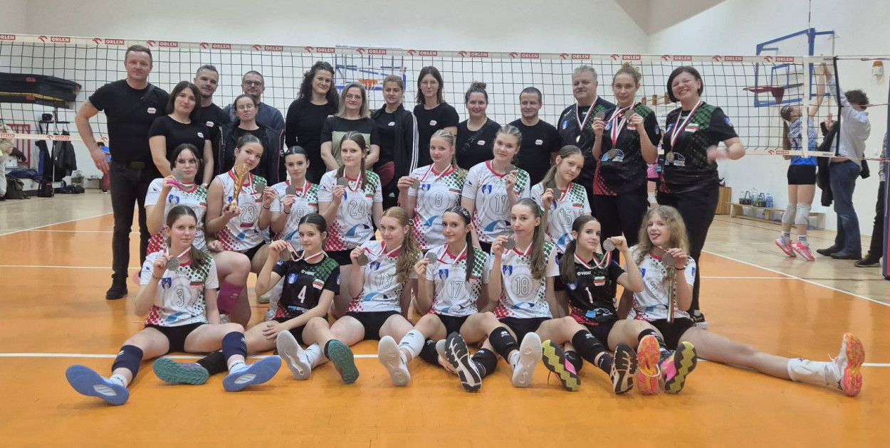 SIATKÓWKA: Młodziczki trzecie w województwie! Jest awans i wyjazd na Podlasie