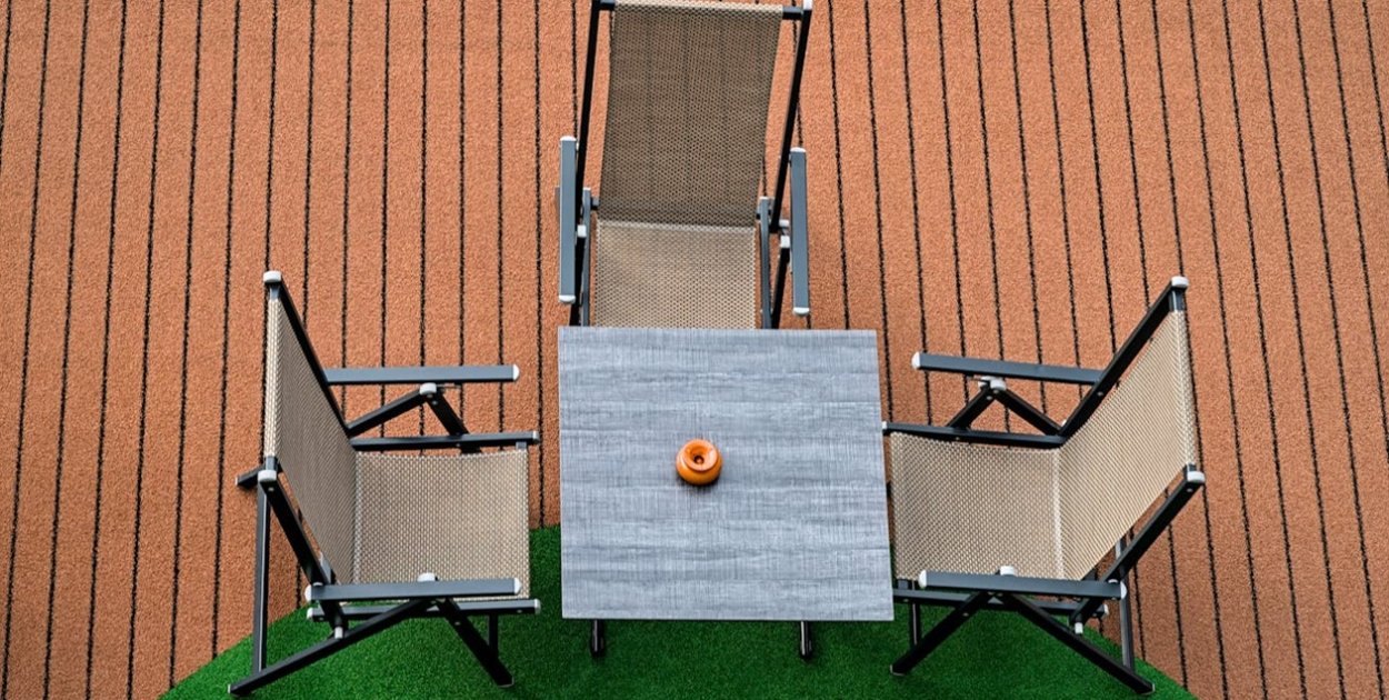 Dlaczego krzesła z technorattanu to najlepszy wybór na polską pogodę?