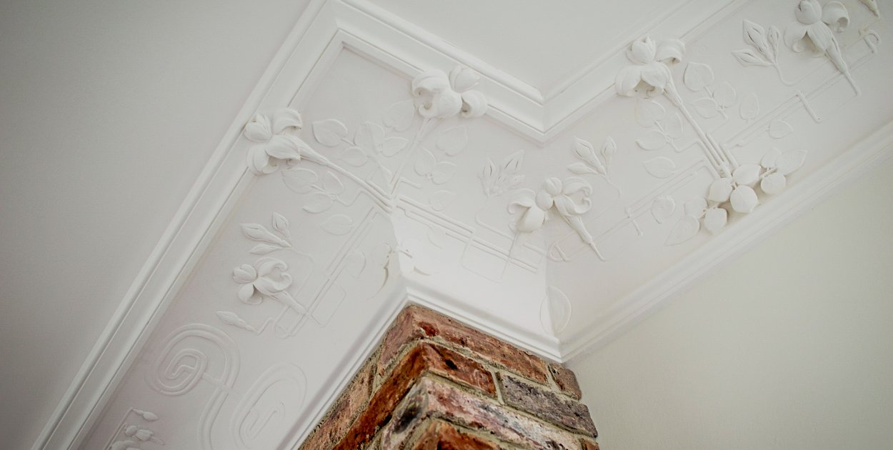 Gdzie najlepiej sprawdzi się sztukateria sufitowa?