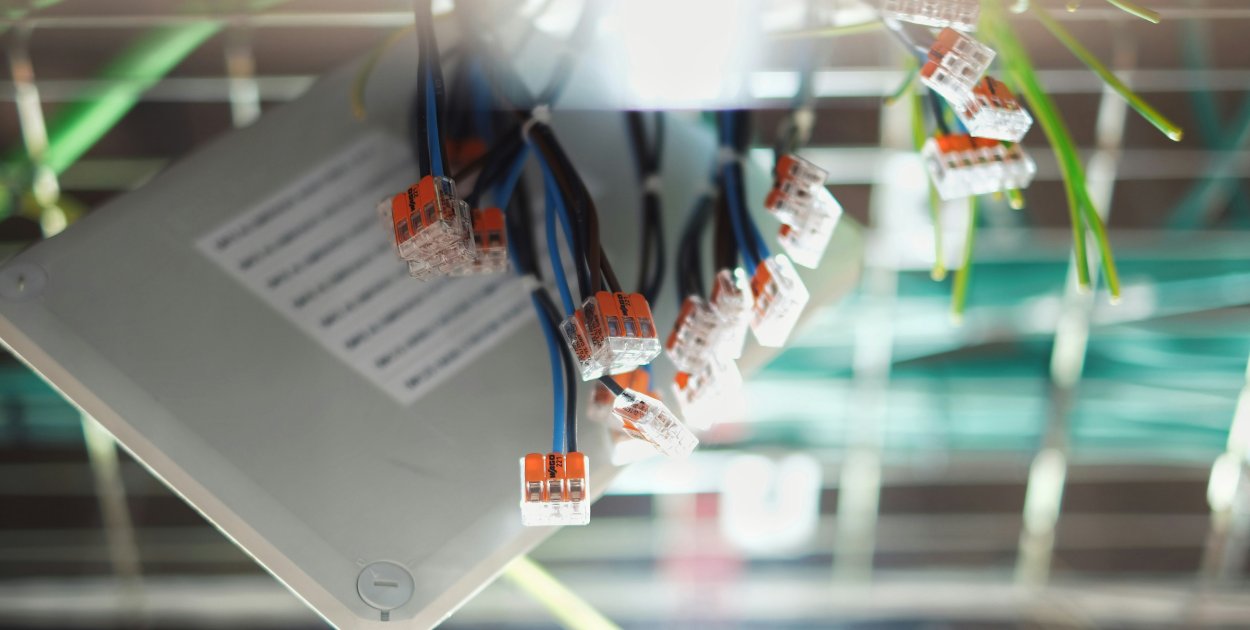 Praca elektryk Niemcy – demaskujemy 5 największych mitów!