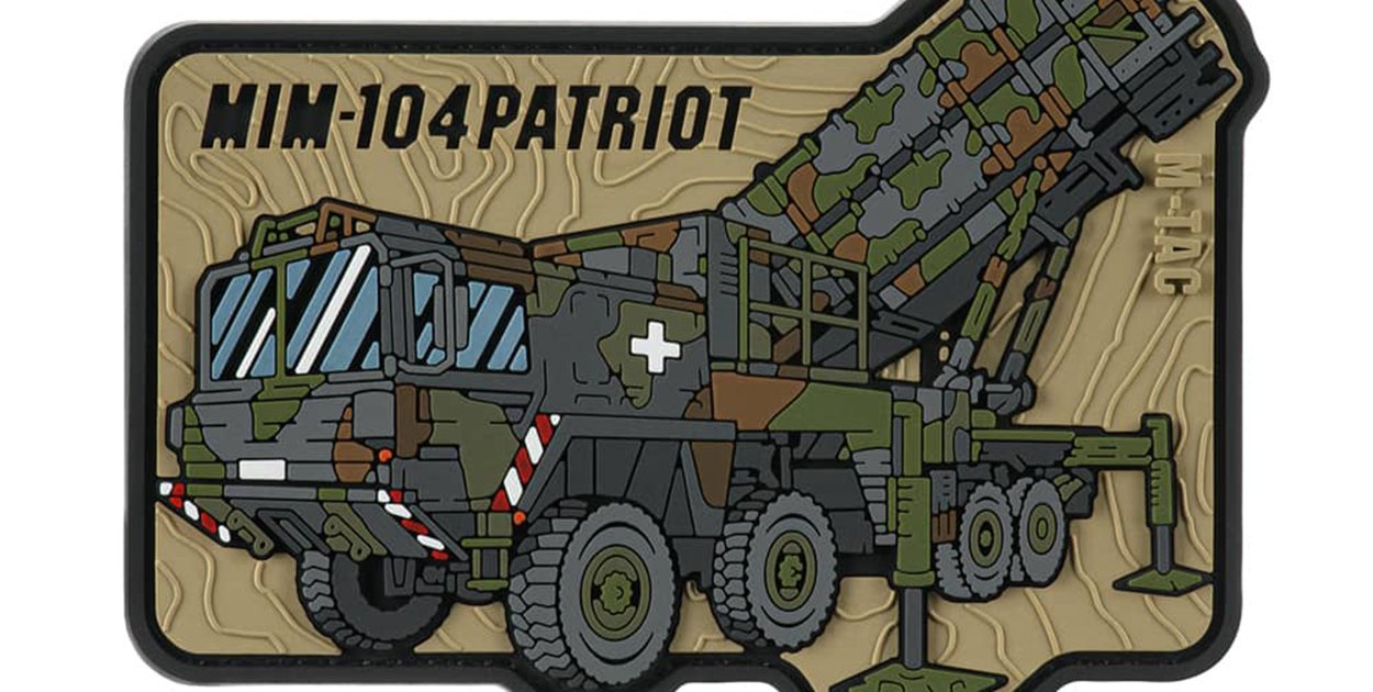 Wojskowe naszywki na rzepy – tylko ozdoba czy znak przynależności?