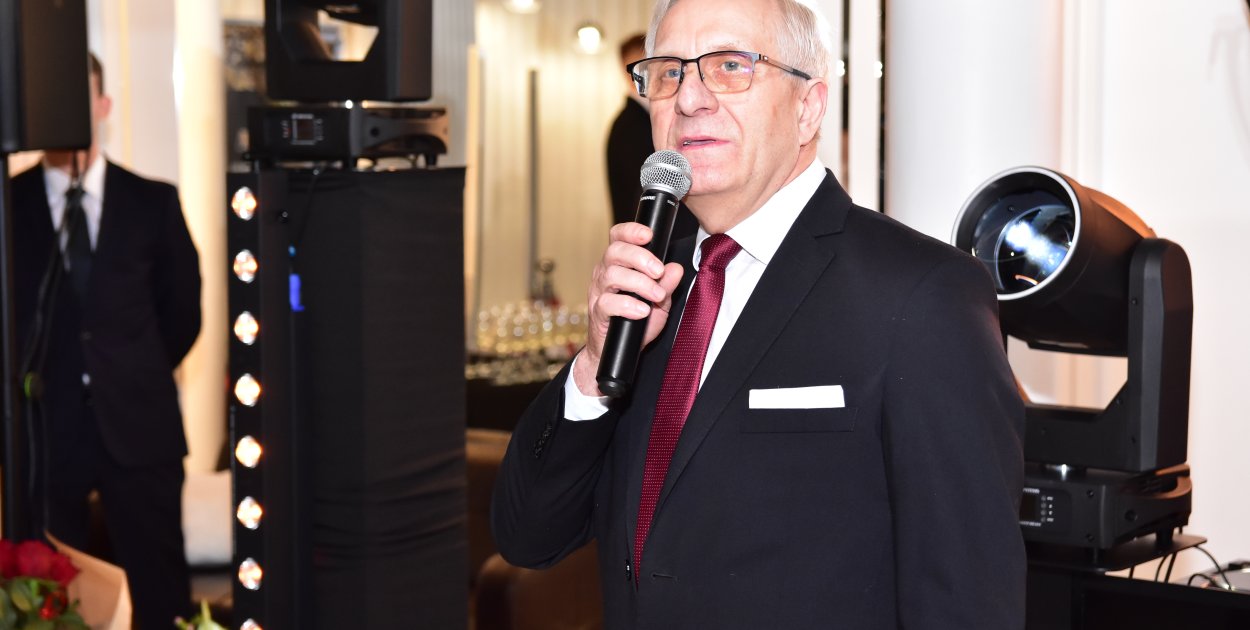 Jerzy Kornaś żegna się z ZSLiT w Tucholi po ponad 40 latach! Konkurs na dyrektora