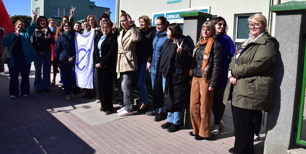Tuchola: Protest pracowników inspektoratu Zakładu Ubezpieczeń Społecznych / FOTO