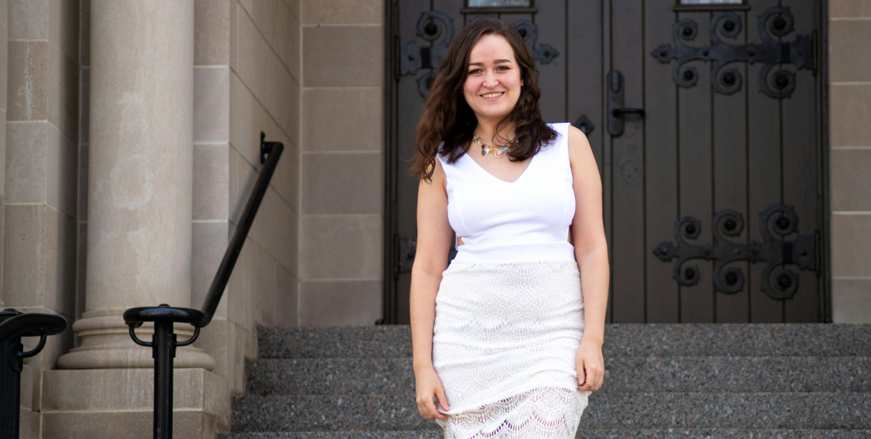 Jak wybrać sukienki do pracy podkreślające profesjonalizm?