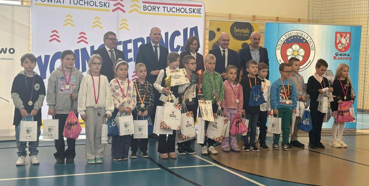 Żalno: Najmłodsi uczniowie zmierzyli się z królową nauk